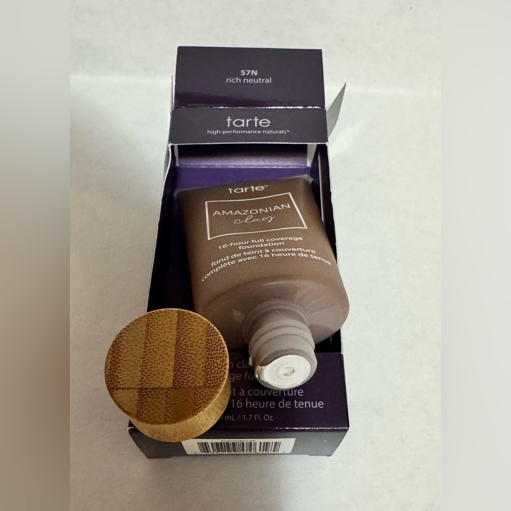 Tarte
Amazonian Clay 16-Hour Full Coverage
Foundation